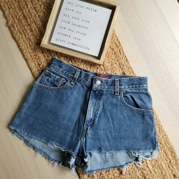 Vintage ◇ Levi's Classic Cutoff Jean Shorts - Picture 2 of 4